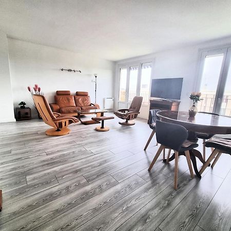 6 Appartements Et 4 Adresses A Mi-Chemin Entre Le Vieux Port Et L Ile De Re 拉罗歇尔 外观 照片