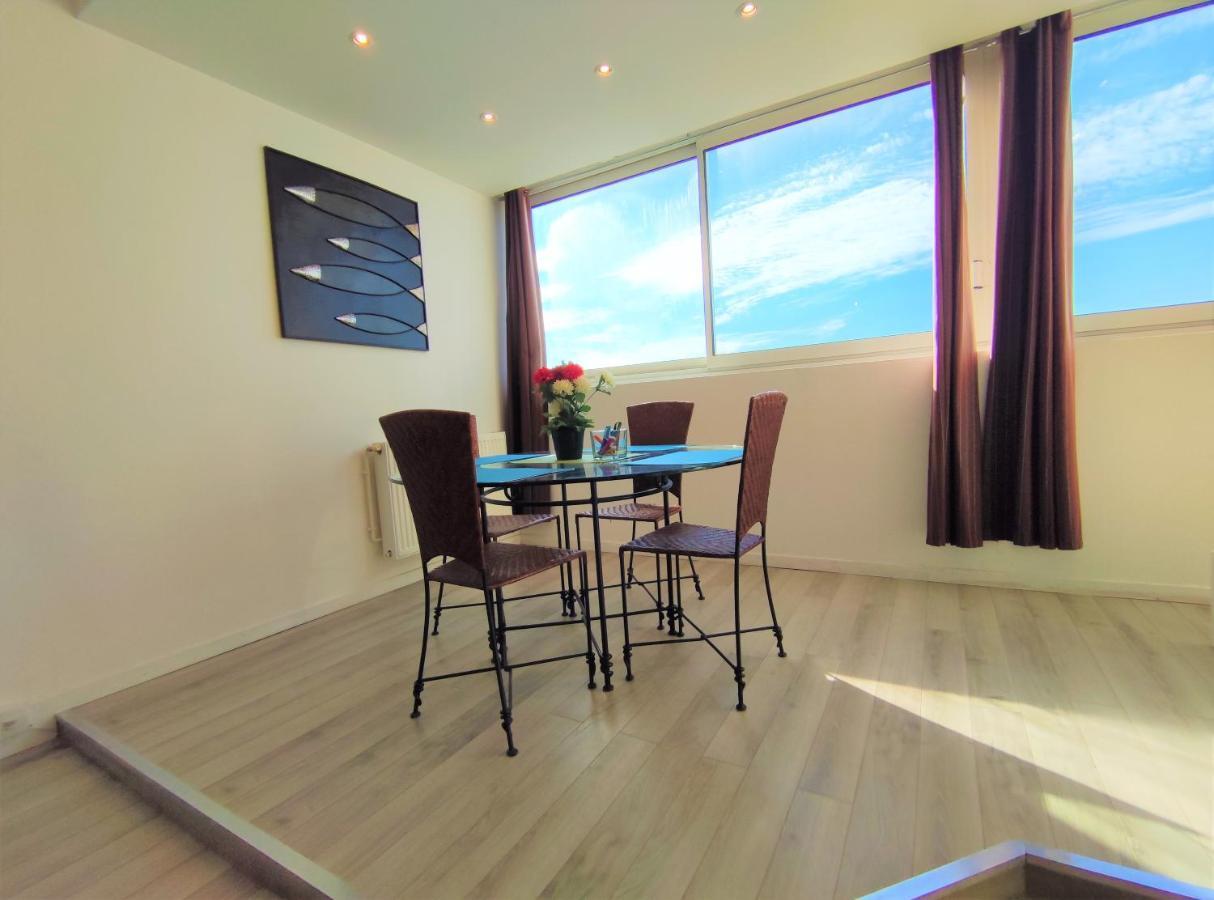 6 Appartements Et 4 Adresses A Mi-Chemin Entre Le Vieux Port Et L Ile De Re 拉罗歇尔 外观 照片