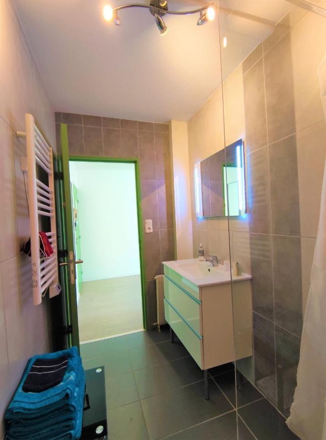 6 Appartements Et 4 Adresses A Mi-Chemin Entre Le Vieux Port Et L Ile De Re 拉罗歇尔 外观 照片