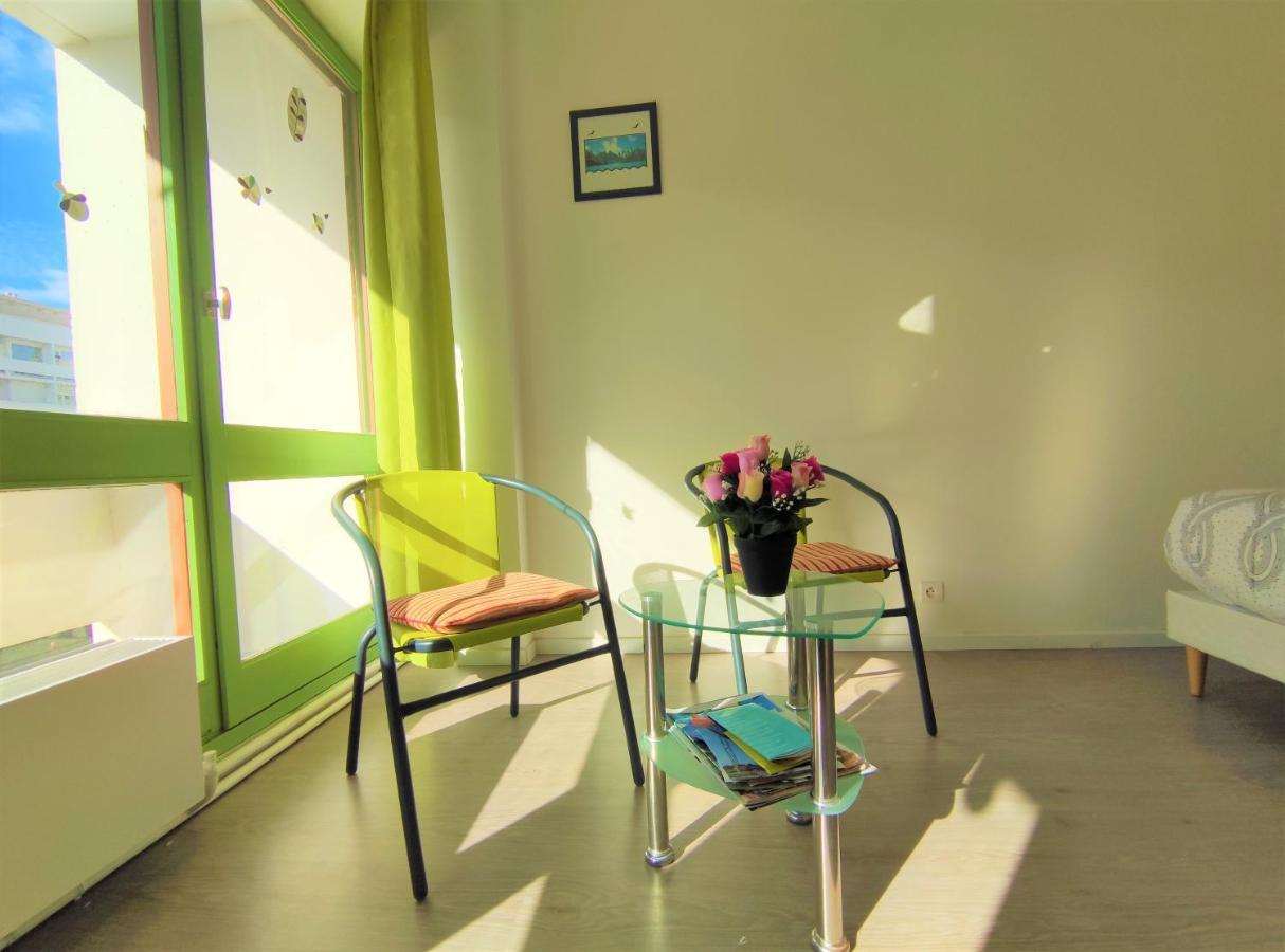 6 Appartements Et 4 Adresses A Mi-Chemin Entre Le Vieux Port Et L Ile De Re 拉罗歇尔 外观 照片