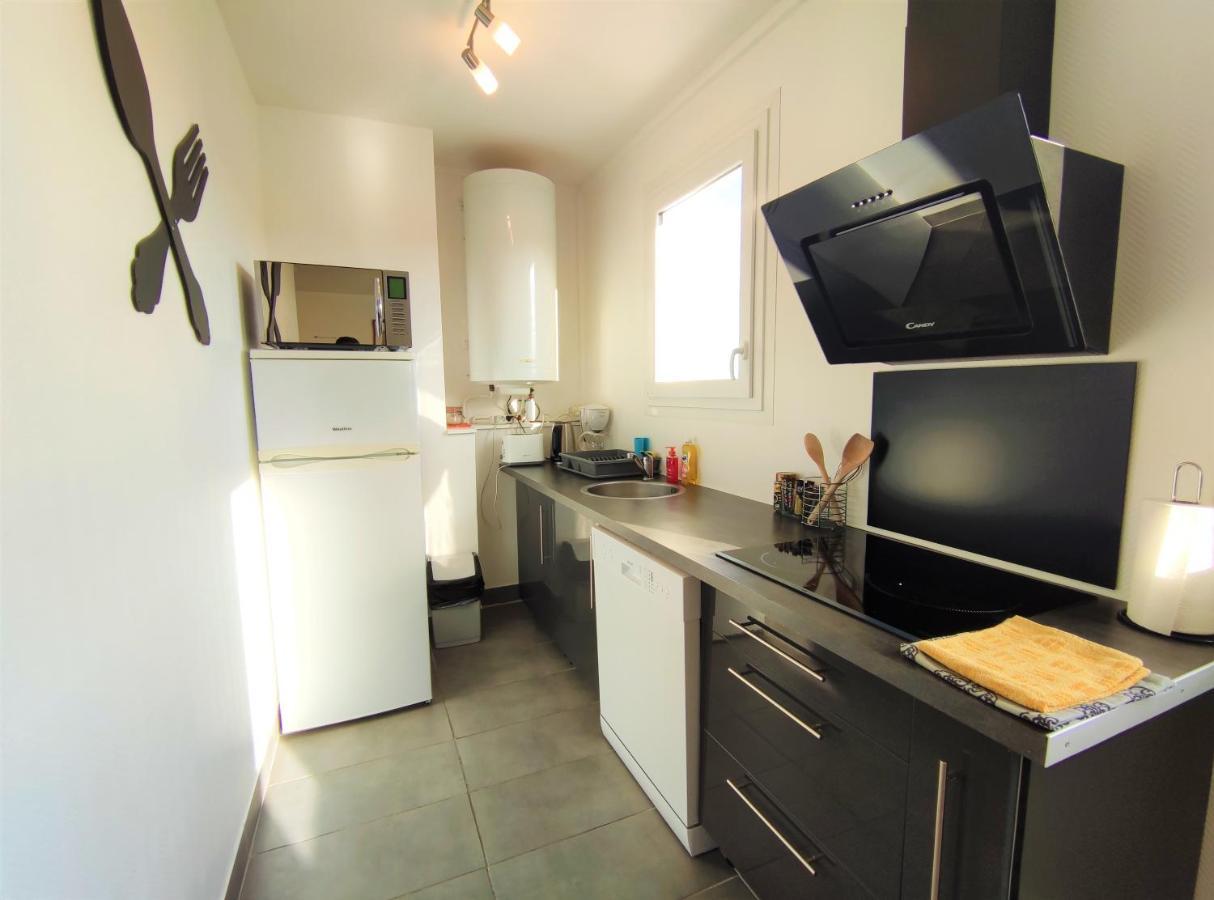 6 Appartements Et 4 Adresses A Mi-Chemin Entre Le Vieux Port Et L Ile De Re 拉罗歇尔 外观 照片
