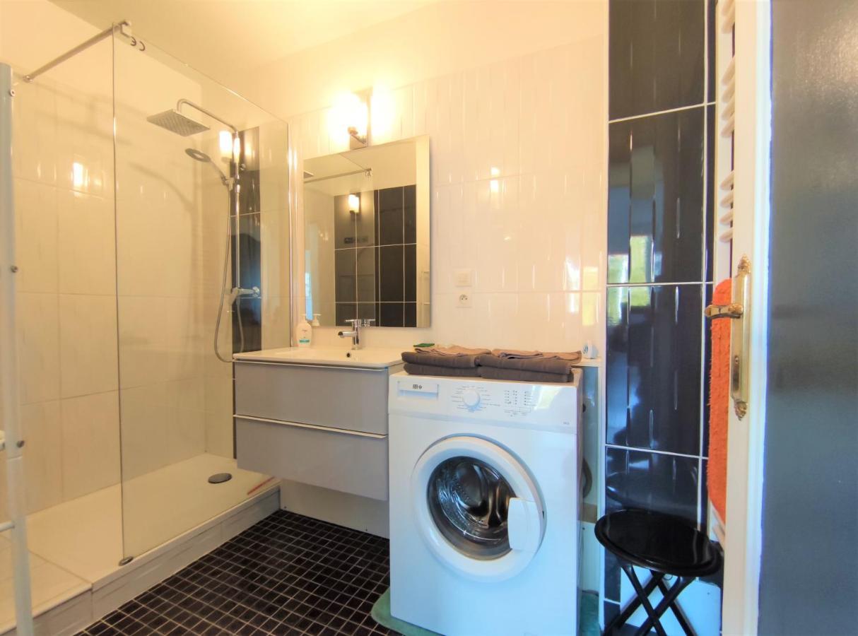 6 Appartements Et 4 Adresses A Mi-Chemin Entre Le Vieux Port Et L Ile De Re 拉罗歇尔 外观 照片