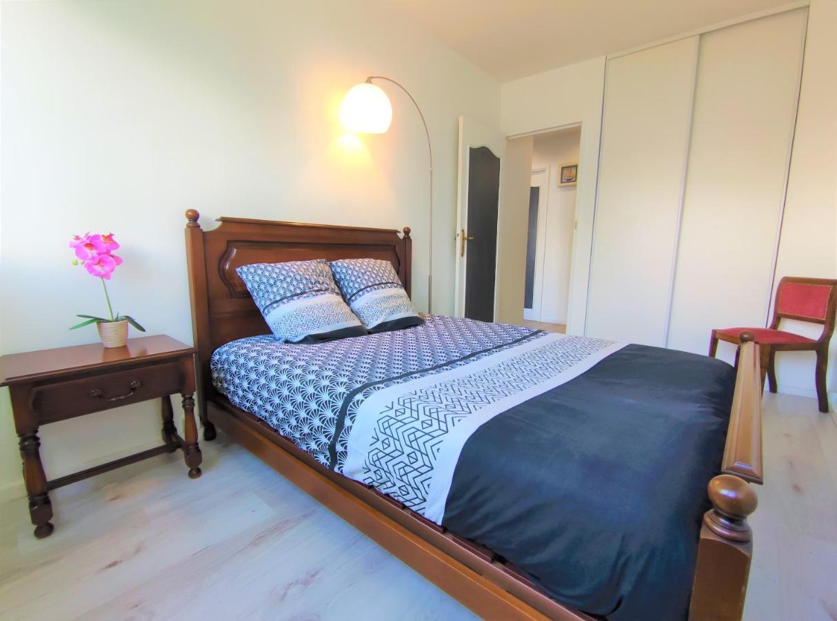 6 Appartements Et 4 Adresses A Mi-Chemin Entre Le Vieux Port Et L Ile De Re 拉罗歇尔 外观 照片