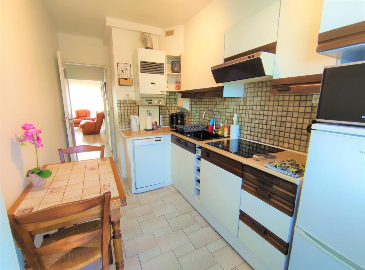 6 Appartements Et 4 Adresses A Mi-Chemin Entre Le Vieux Port Et L Ile De Re 拉罗歇尔 外观 照片
