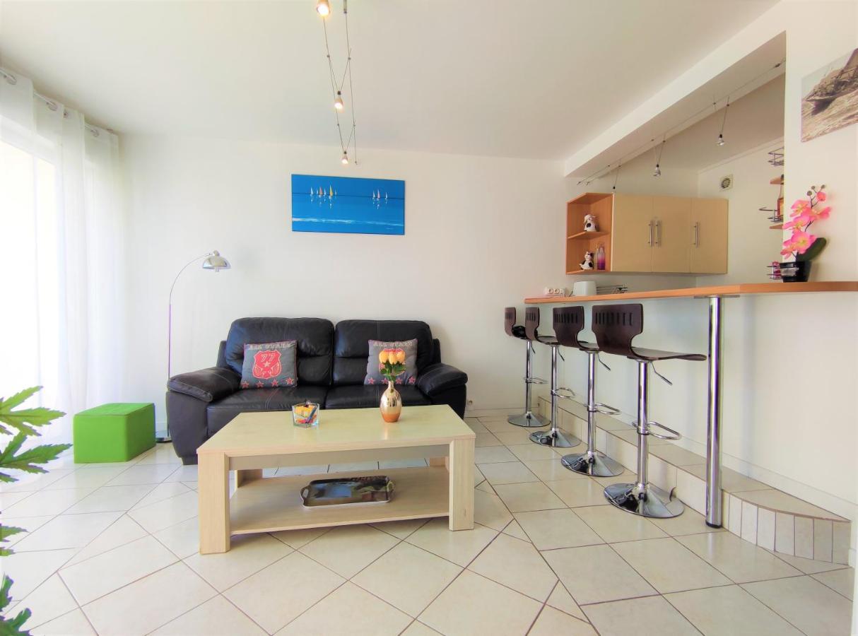 6 Appartements Et 4 Adresses A Mi-Chemin Entre Le Vieux Port Et L Ile De Re 拉罗歇尔 外观 照片