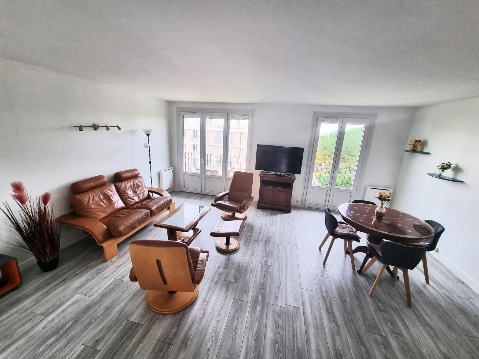 6 Appartements Et 4 Adresses A Mi-Chemin Entre Le Vieux Port Et L Ile De Re 拉罗歇尔 外观 照片