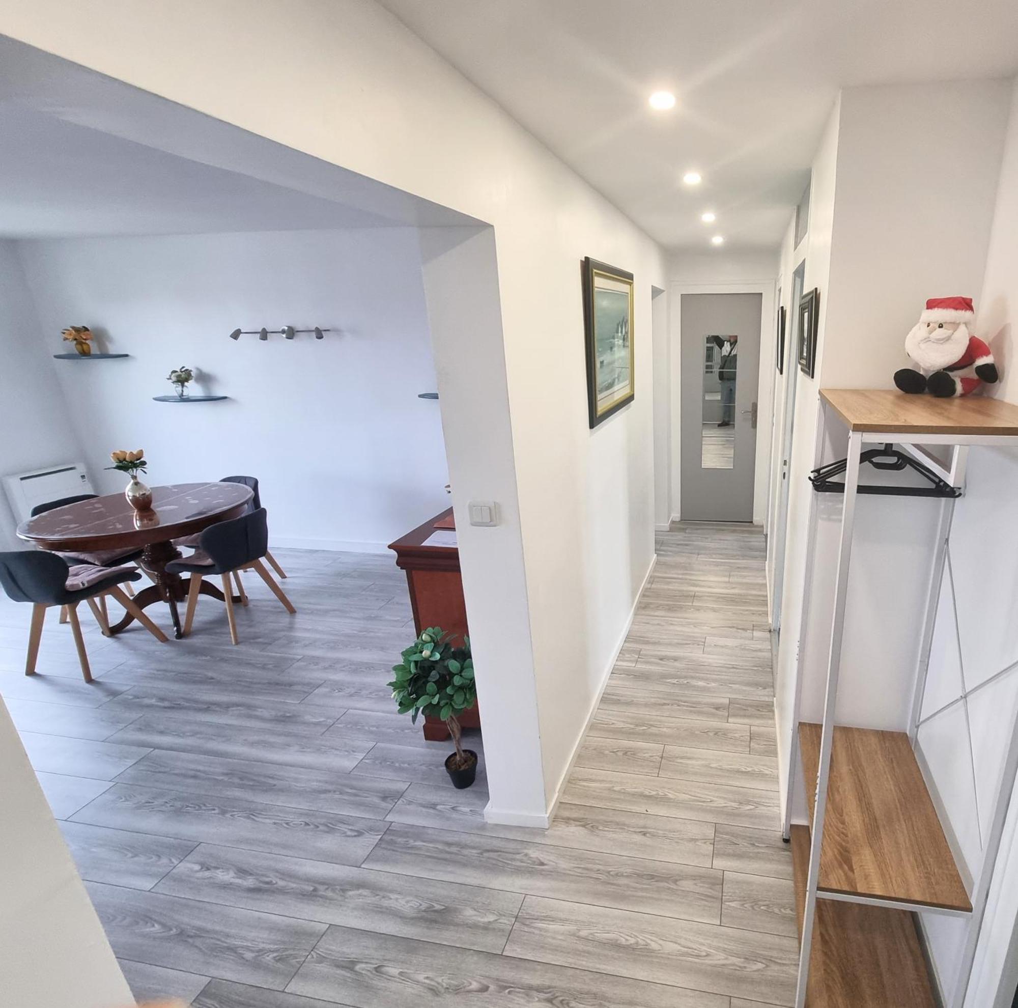 6 Appartements Et 4 Adresses A Mi-Chemin Entre Le Vieux Port Et L Ile De Re 拉罗歇尔 外观 照片
